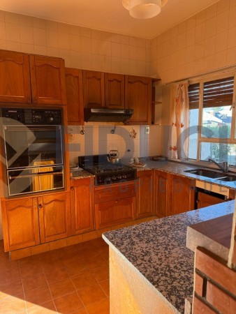CASA EN VENTA RADA TILLY