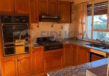 CASA EN VENTA RADA TILLY